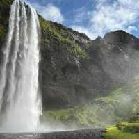 Seljalandsfoss – Iceland’s Iconic Waterfall You Can Walk Behind