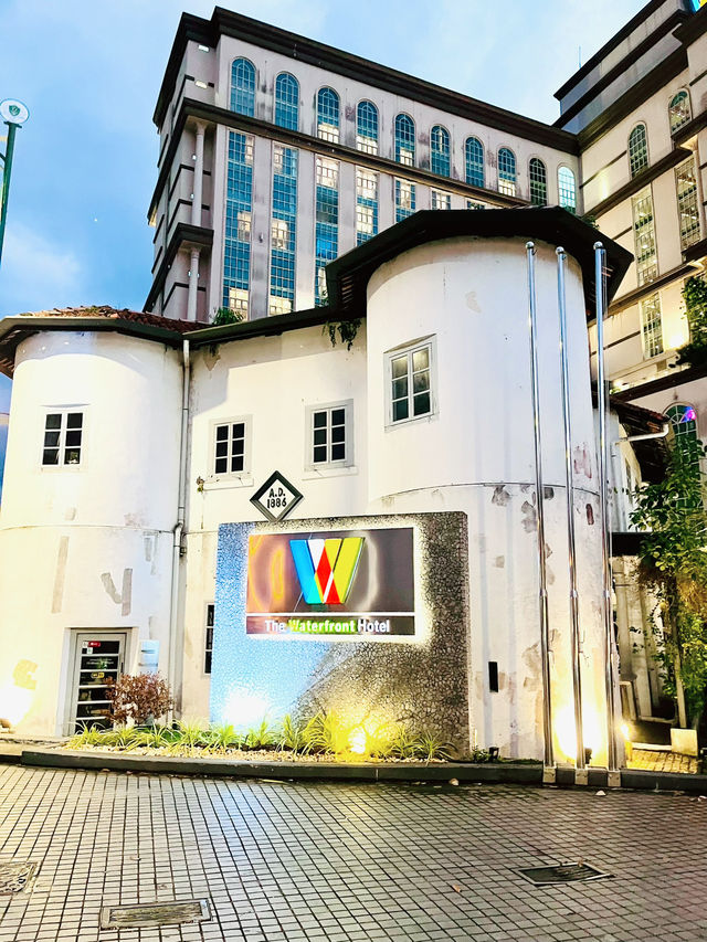 The Waterfront Hotel Kuching: Vibrant Stay in the Heart of the City