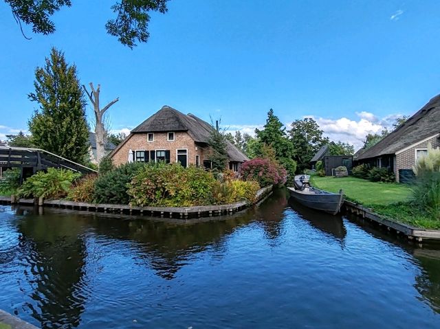 The Tranquil Life in Giethoorn