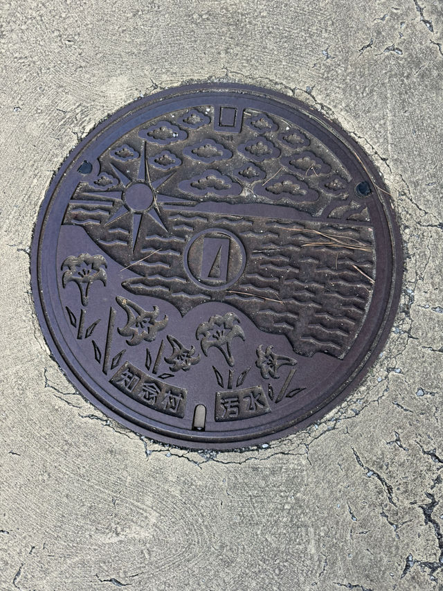 沖繩齋場御嶽周邊｜從聖域到市集的轉身：小物商店裡的祈願與生活之美