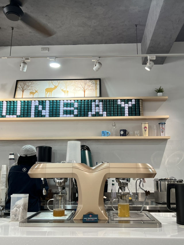 山焙 SUNBAY—福星｜「烘焙．萃取．製茶所」在逢甲夜市邊，一杯把台灣茶講清楚的現泡