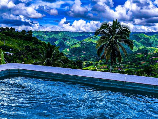 Finding Calm at Hideout sa Babag