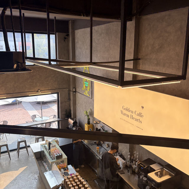 (칭다오청양카페) 칭다오 청양 커피맛집 GOLDEN CAFFE戈登咖啡(万科魅力新城店)