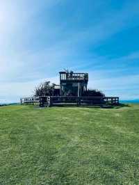 A Scenic Coastal Haven with Calm Waters and Open Horizons