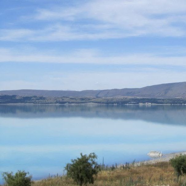 美到我想哭的普卡基湖藍