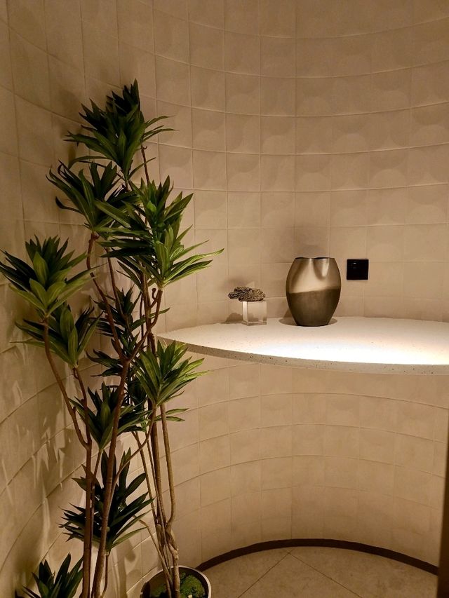 Kyra Lounge at Hong Kong International Airport Kyra Lounge at Hong Kong International Airport