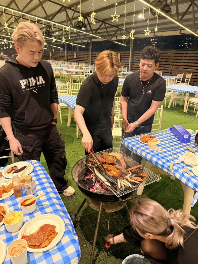 ใครชอบของย่างต้องมาที่นี่ ริมทะเลฮ่องกง ใครชอบของย่างต้องมาที่นี่ ริมทะเลฮ่องกง