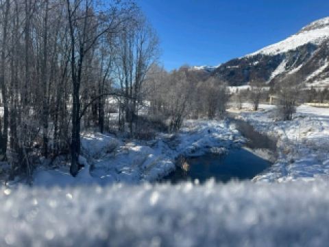 มิเนอรัลแบด