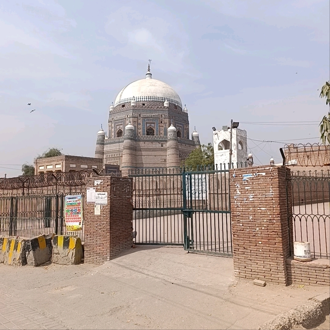 ทัวร์ Multan 1 วัน: สวน Chaman Zar E Askari และสุสาน Shah Rukn-e-Alam