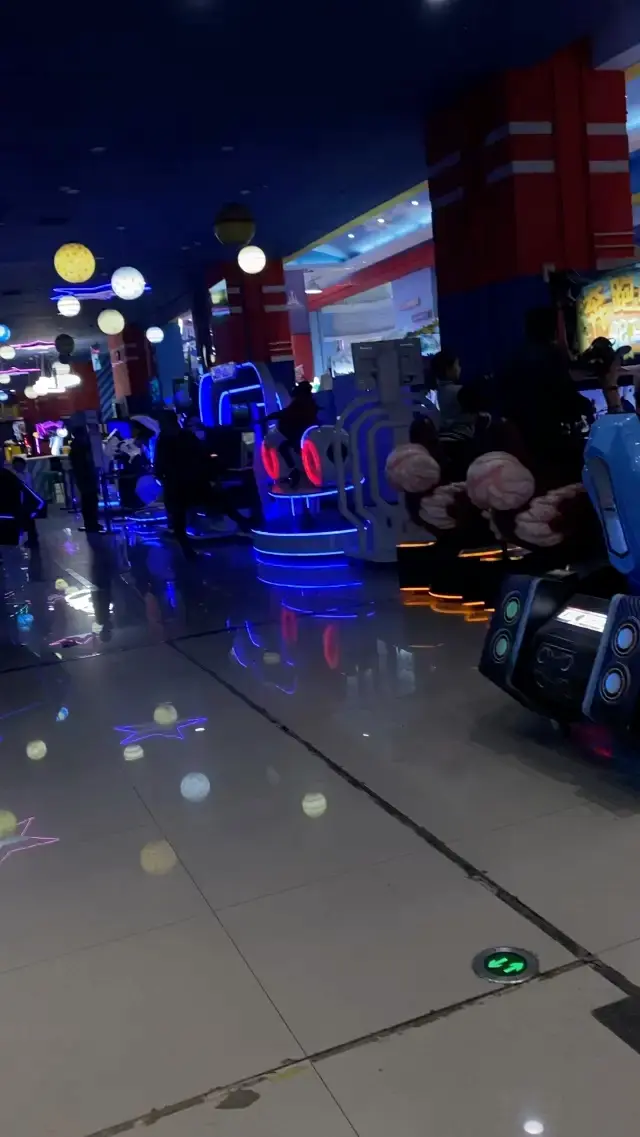 Arcade in happy world 