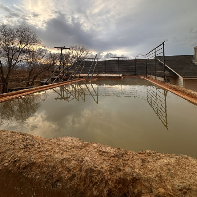 Other worldly hot springs, looks like Mars 🪐