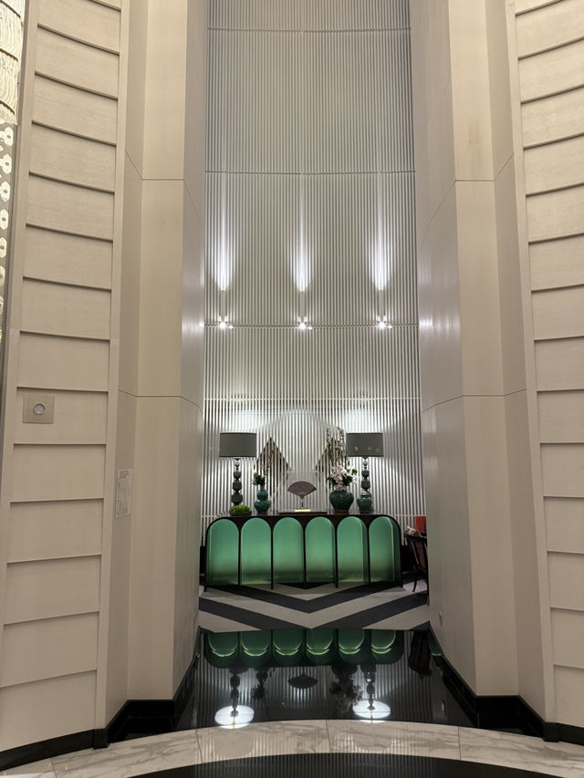 Checking in at the Mandarin Oriental Singapore