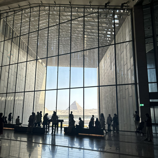 Ancient Wonders Unveiled: Giza Pyramids & the Grand Egyptian Museum