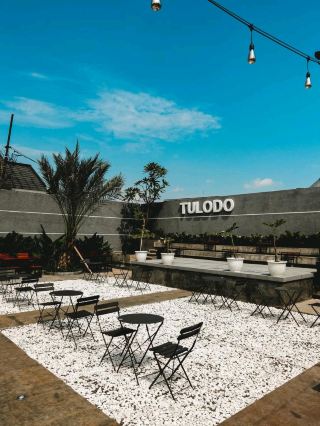 TULODO CAFE & RESTO