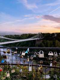 Bristol Bridge & Bristol Museum & Art Gallery – A Blend of History & Culture 🎨🏛️