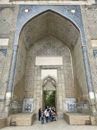 The Bibi-Khanym Mosque