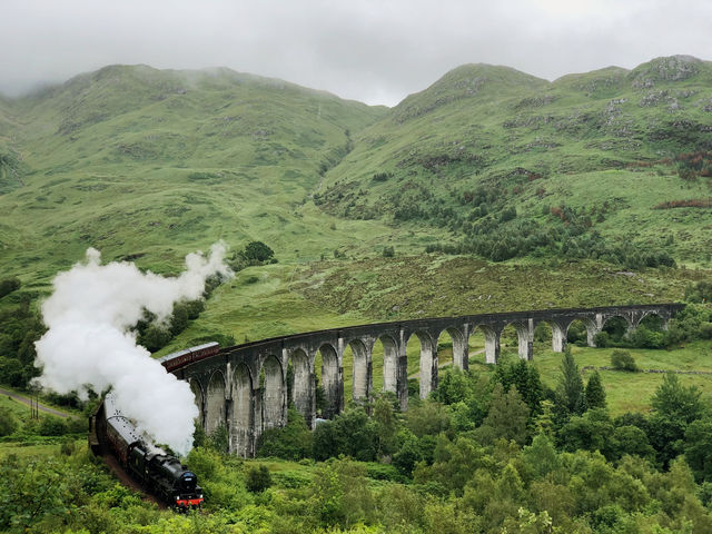 🧙See the REAL Hogwarts Express from Harry Potter 🚂
