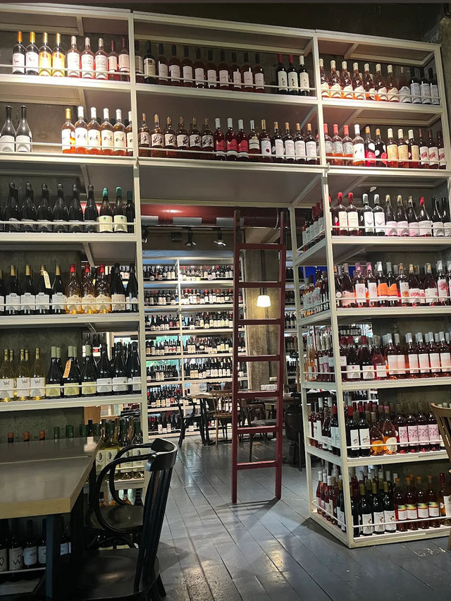 🍷 Discover Georgia’s Wine Soul at 8000 Vintages, Tbilisi 🍇