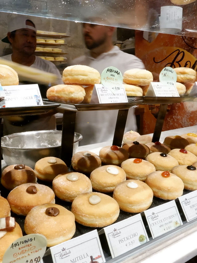 🍩 รีวิวร้านขนม Bombolò Pisa – โดนัดสดใหม่ ไส้แน่น