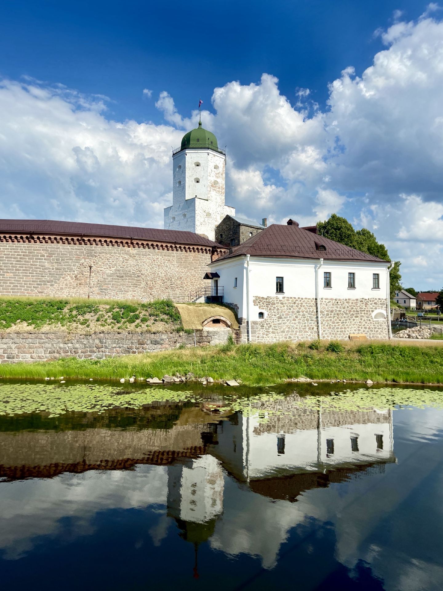 Vyborg in One Day: A Journey Through History 🏰