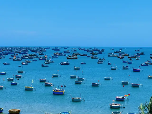 This colorful little fishing village far away from the hustle and bustle is so beautiful!