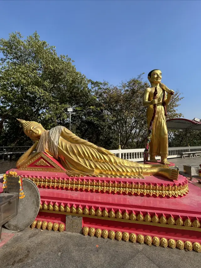 วัดพระใหญ่ที่ภูเขาพัทยา | สถานที่ที่ภูเขาพัทยาในปีใหม่, ปีใหม่, ขึ้นเขาไปสักการะพระใหญ่เพื่อขอพร