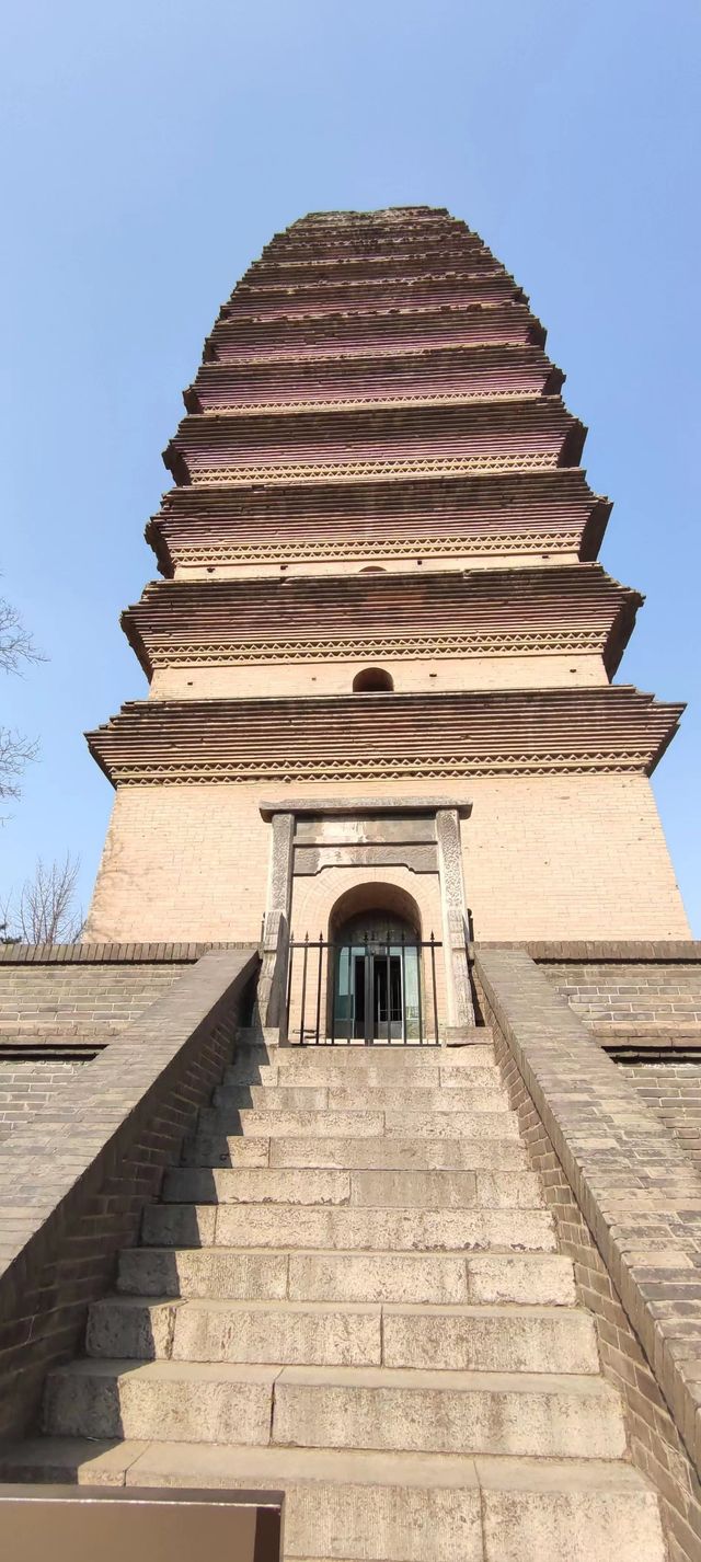 歷經多次地震都能屹立不倒的小雁塔 歷經多次地震都能屹立不倒的小雁塔