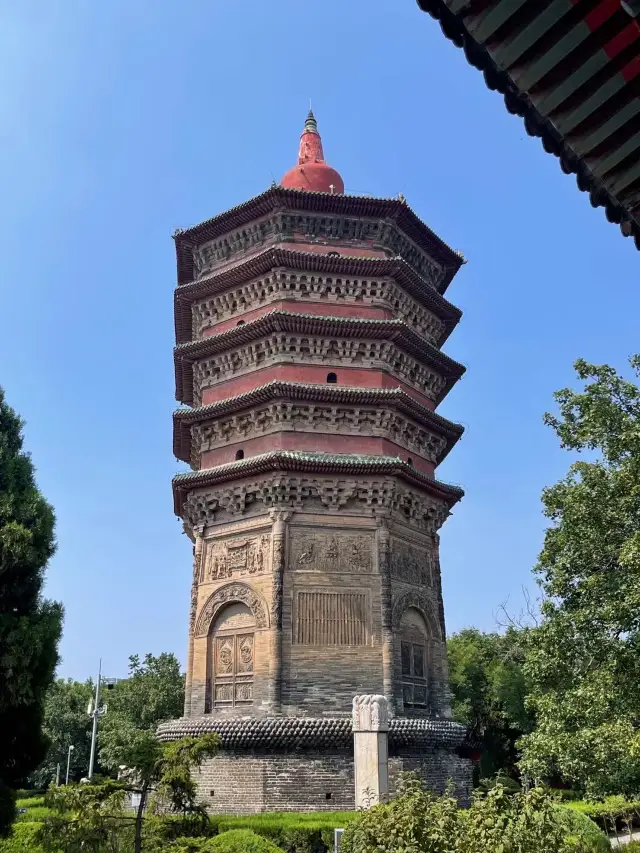 Stand Alone, Exquisite Pagoda | Wenfeng Pagoda in Anyang, Henan