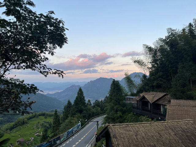 在上海麗水一路狂奔的路上看太陽慢慢升起來