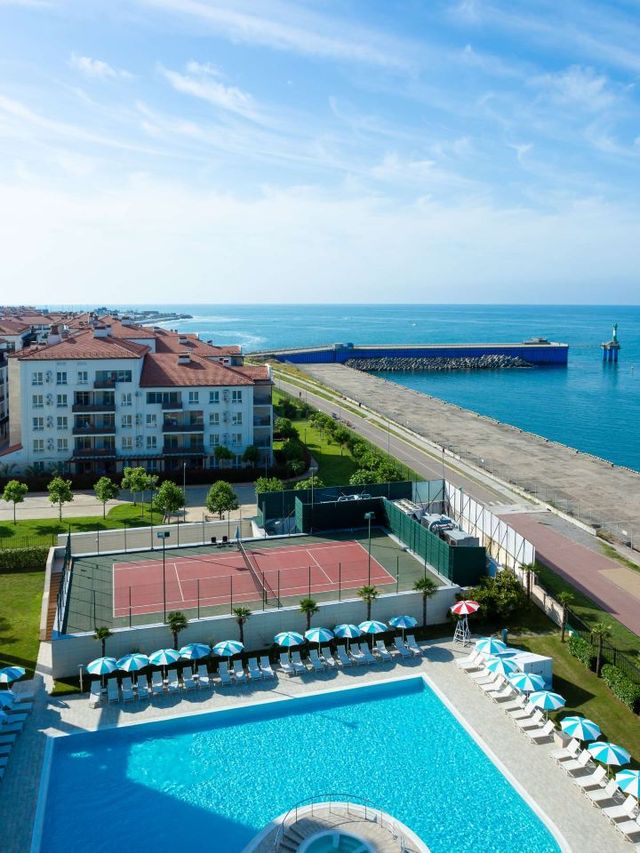 🌟 Sochi's Stellar Sleep Spots: Radisson Blu Resort! 🌊
