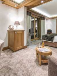 🌟 Meribel Magic: Top Hotel Picks! 🏔️✨