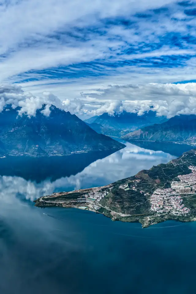 Beholding the Mountains and Rivers | I am in Ya'an