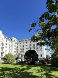 🌟 Santander's Stellar Stays: Eurostars Hotel Real! 🌊🛏️