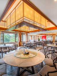 🌿🏞️ Guizhou's Hidden Gem: Huangguoshu Qishouju Hotel 🛌💐