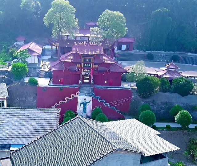 古聖先賢祠——嫘祖廟。