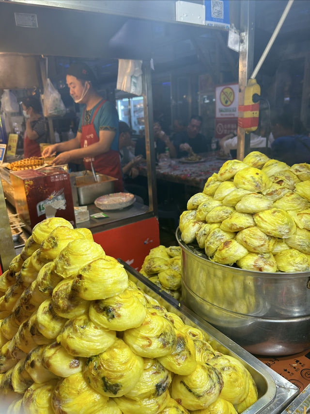 和田夜市｜新疆特色美食集匯地，必到打卡。