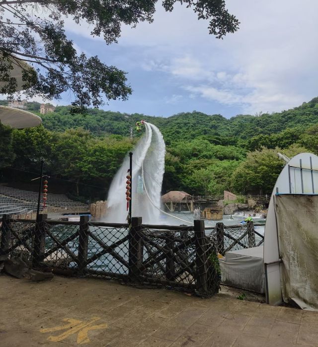 深圳東部華僑城，將童話世界映射於現實。
