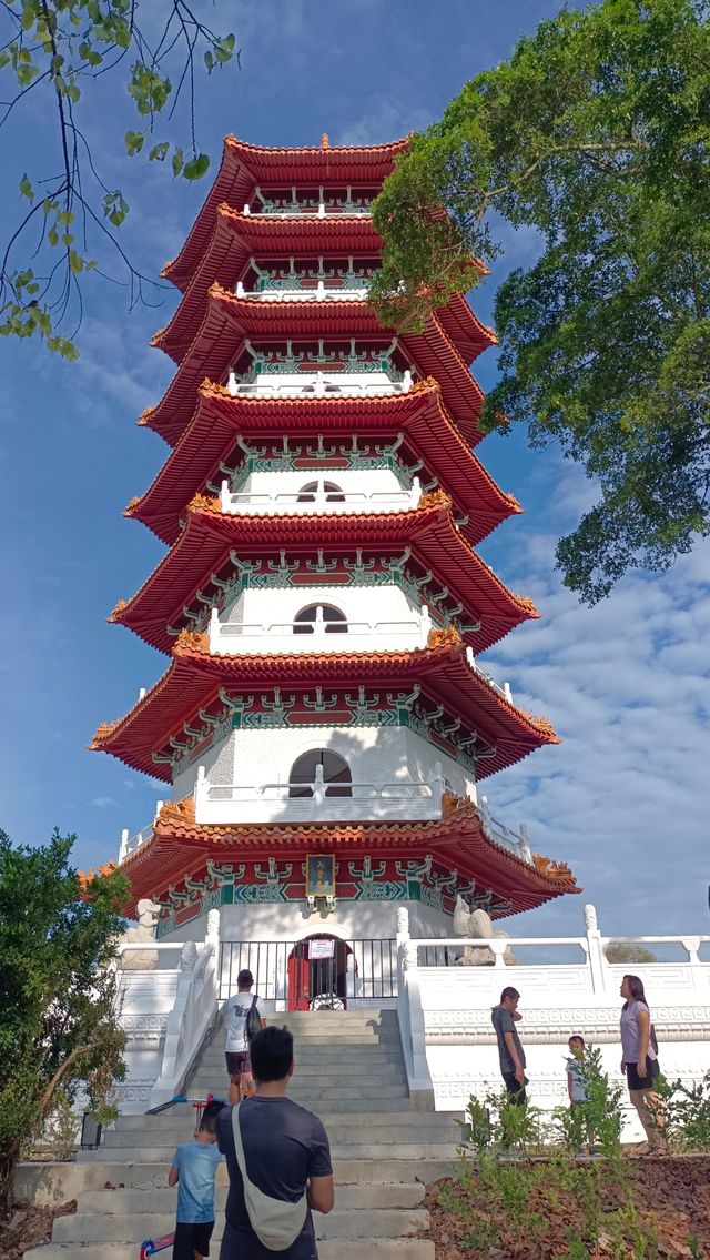 遊新加坡裕華園。