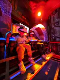 教科書式VR樂園！可惜只有北京有。