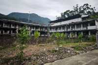 四川成都｜來地震遺址地打卡。