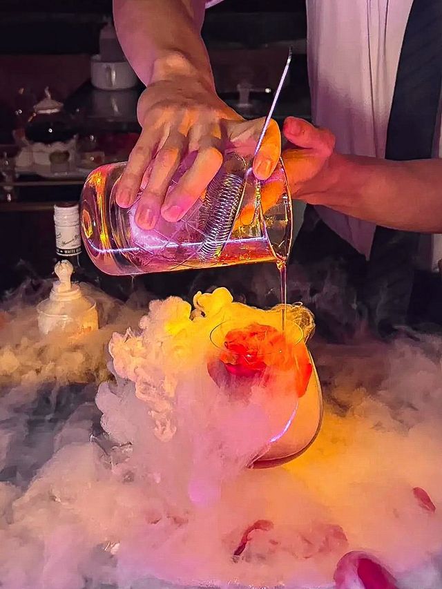 西安還是太超前了!居然在酒吧欣賞到了絕美鋼管舞! 西安還是太超前了!居然在酒吧欣賞到了絕美鋼管舞!