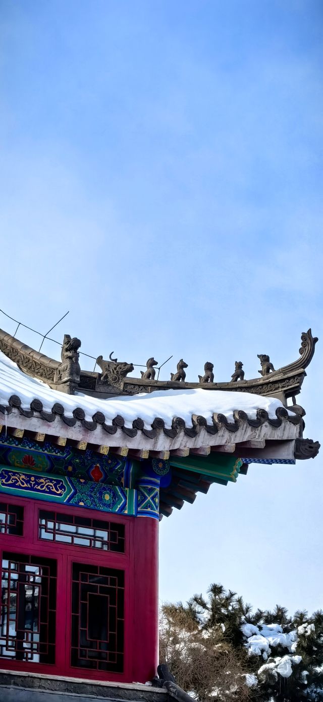 棋盘山下尋年味，向陽寺裏祈新福