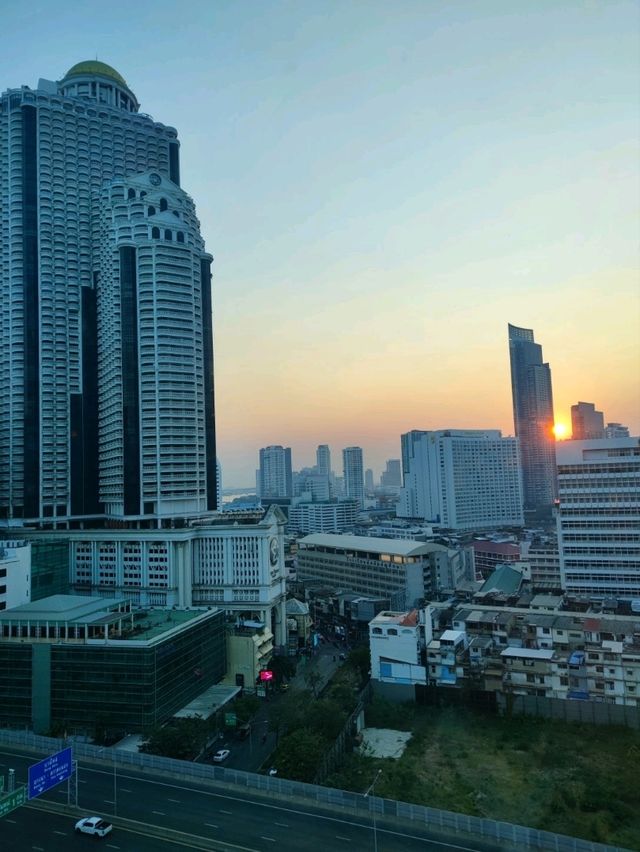 Bangkok in 3 Days: Temples, Street Food & Nightlife Adventure!