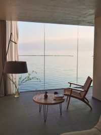 大理洱海邊｜躺在床上就能看到海景！！