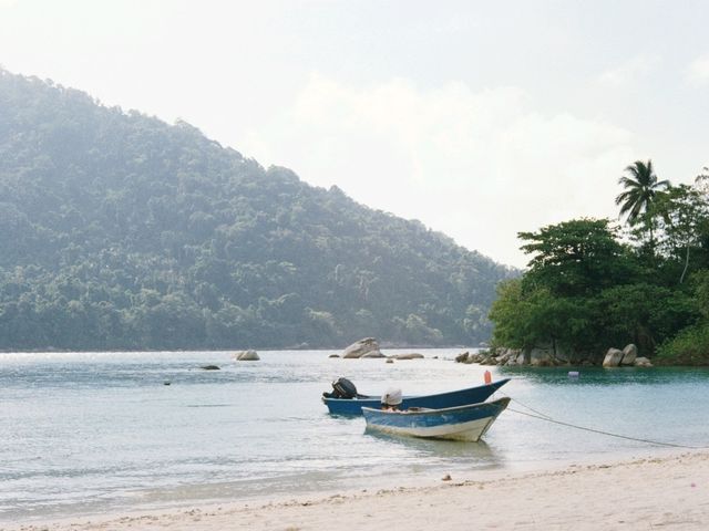 🌊 Crystal Waters & Golden Sunsets: Perhentian Besar’s Best-Kept Secrets