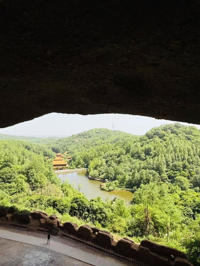 【 探秘大別山，石窟風情谷之旅】
