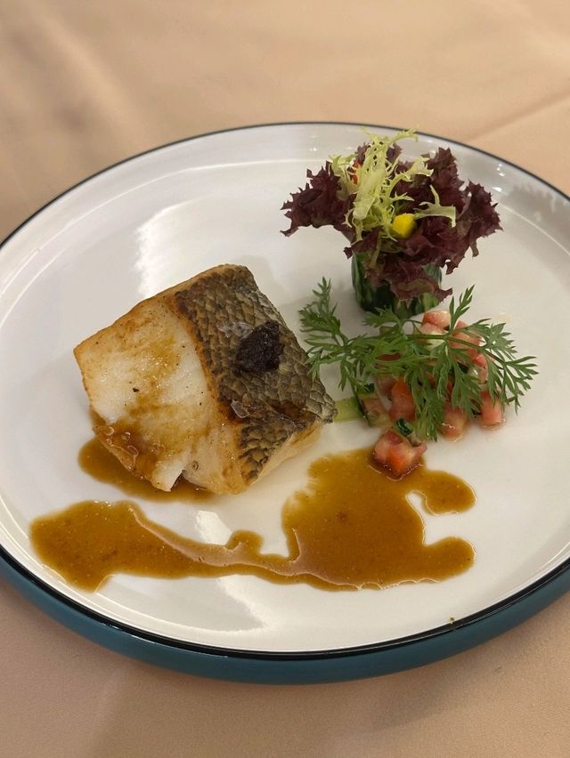 澳門浪漫西餐首選！360度旋轉景觀下的京澳璇宮美食之旅 