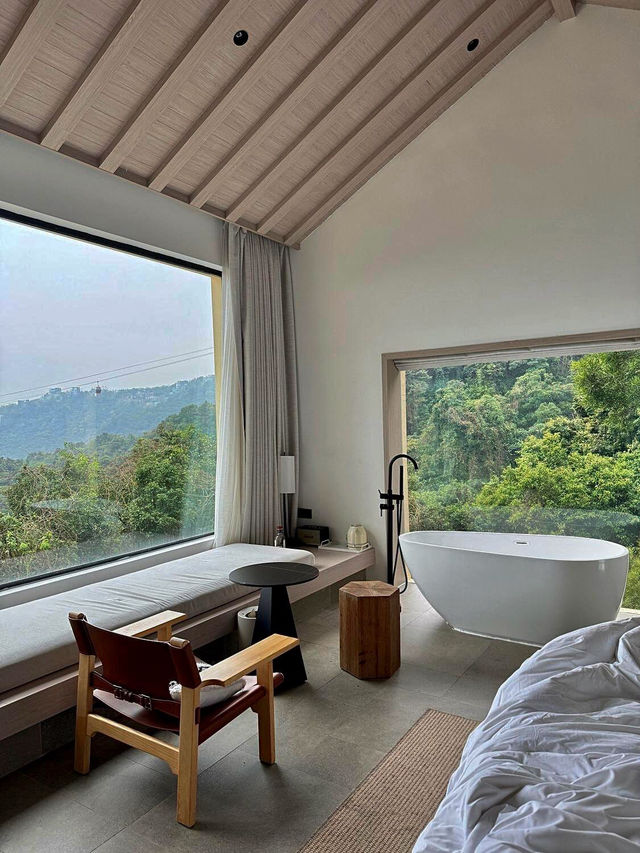深圳大梅沙山景私湯酒店：隱世湯泉美境