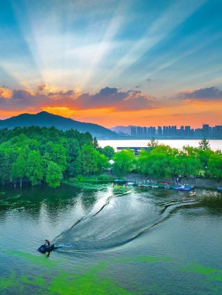 1-hour direct trip from Hangzhou! Lin'an is picturesque all year round, and these 9 magical spots can no longer be hidden