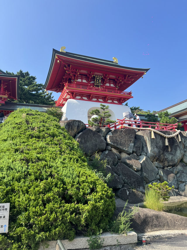 山口赤間關一日遊：搭船探古道、祈福赤間神宮、午餐吃爆河豚海膽丼！